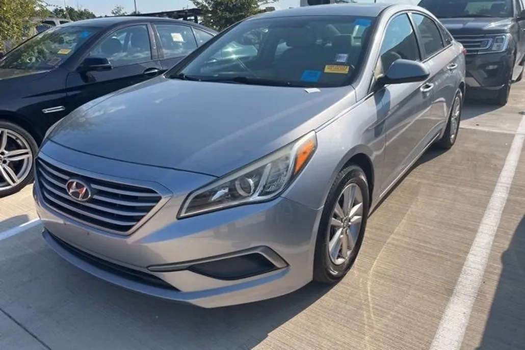 2016 Hyundai Sonata SE photo 1
