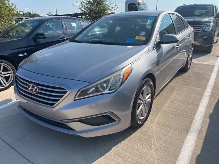2016 Hyundai Sonata SE photo 1