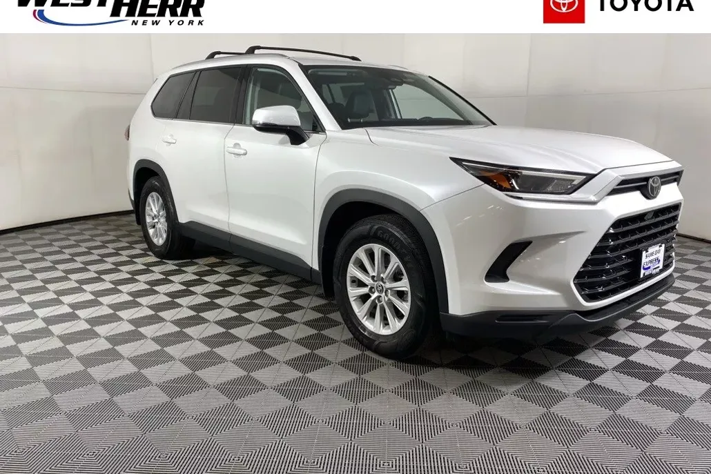 2024 Toyota Grand Highlander XLE photo 1