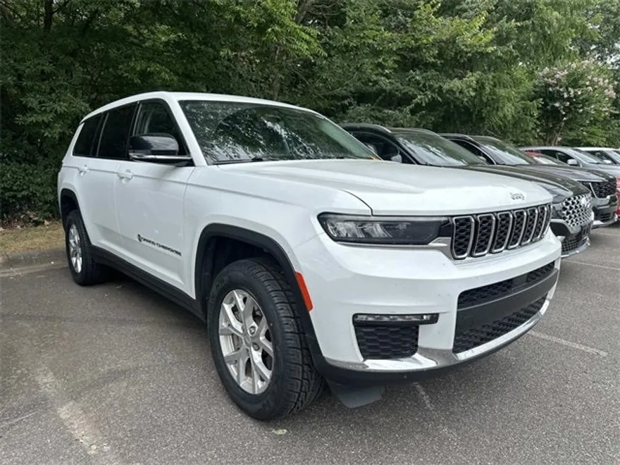 2023 Jeep Grand Cherokee Limited photo 1