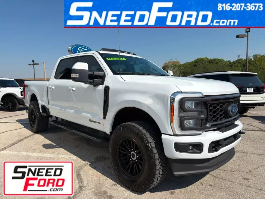 2023 Ford F-350 Lariat photo 1
