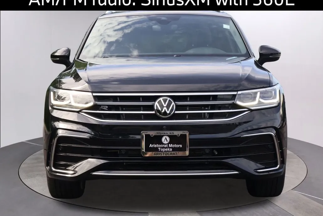 2022 Volkswagen Tiguan SEL Premium R-Line photo 1
