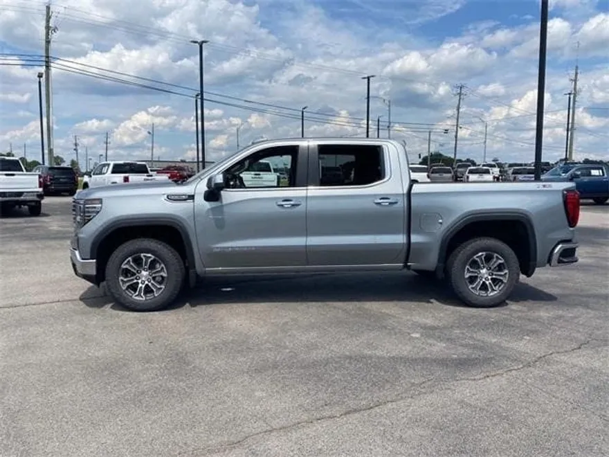 2026 Gmc Sierra 1500 SLT photo 2