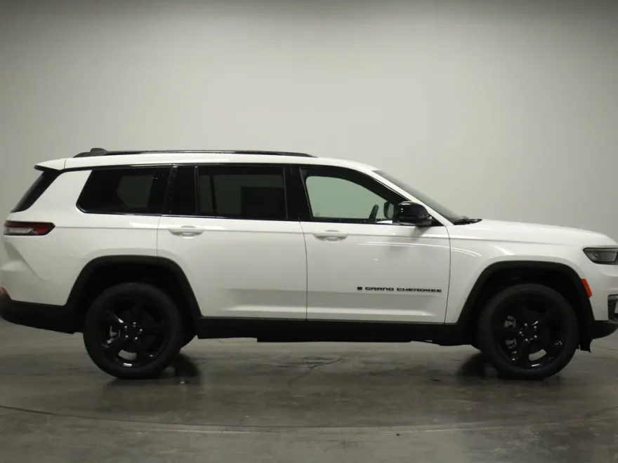 2025 Jeep Grand Cherokee Limited photo 1