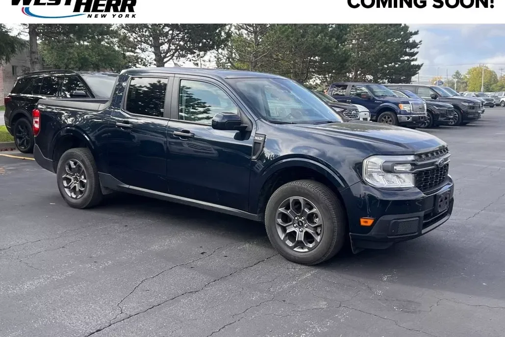 2022 Ford Maverick XLT photo 1