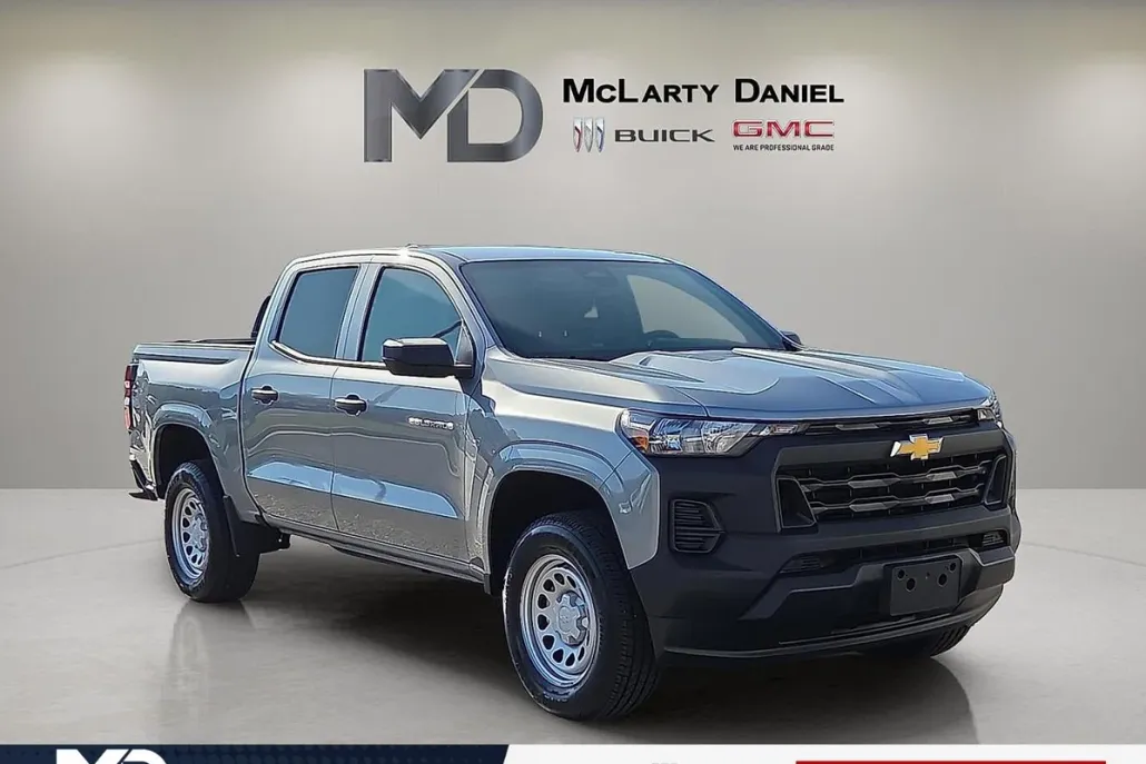 2025 Chevrolet Colorado LT photo 1