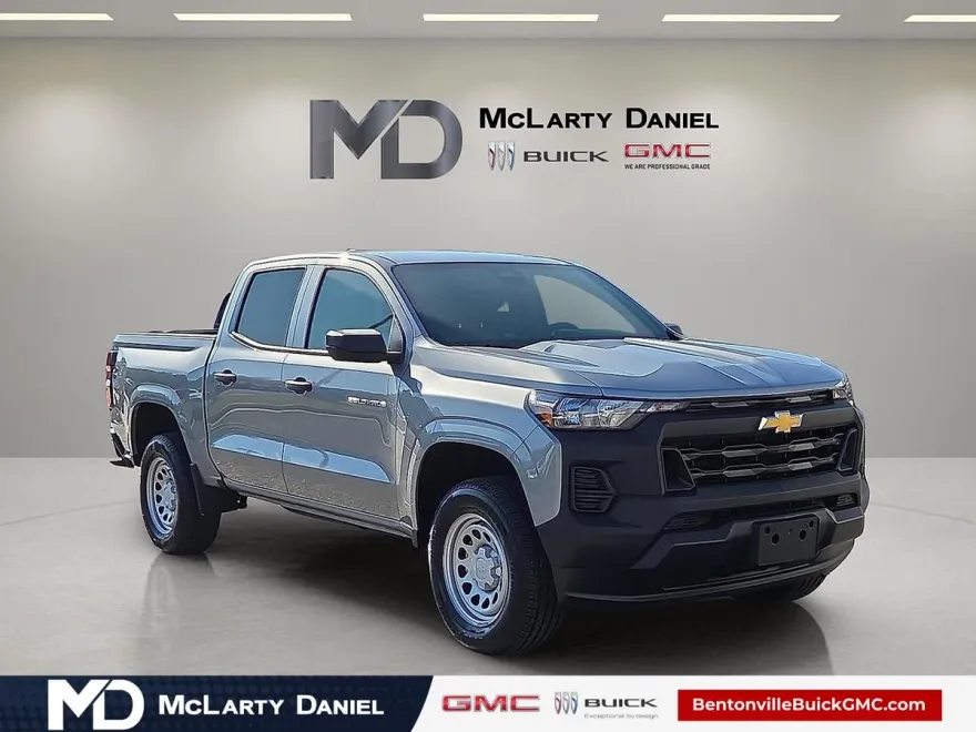 2025 Chevrolet Colorado LT photo 1