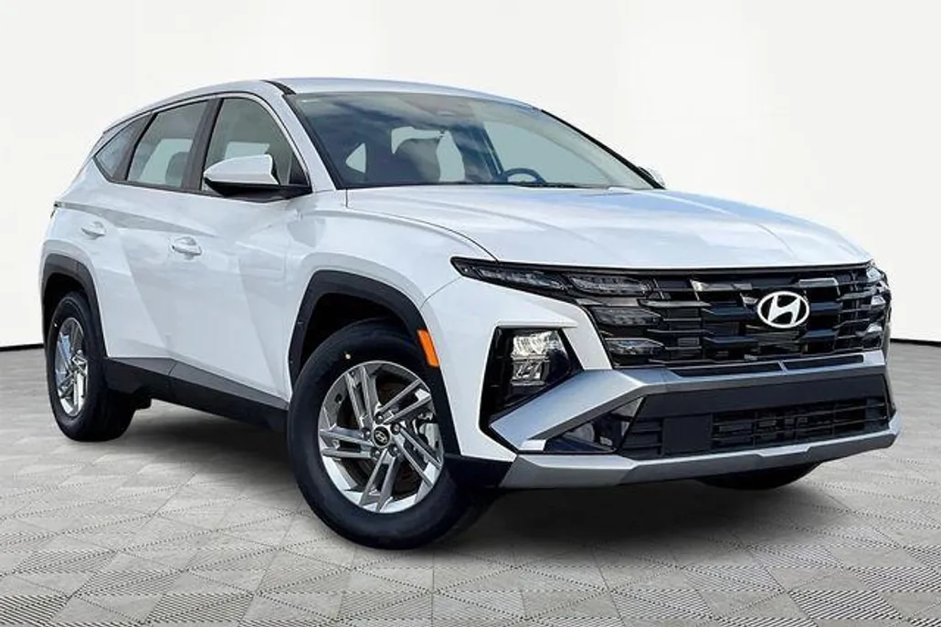 2025 Hyundai Tucson SE photo 1