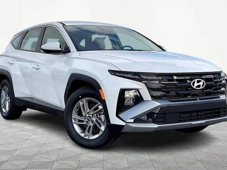 2025 Hyundai Tucson SE photo 1