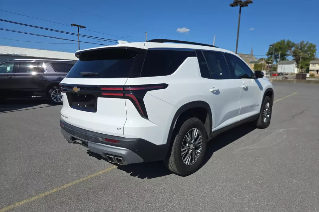 2024 Chevrolet Traverse photo 1