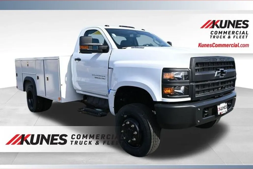 2024 Chevrolet Silverado 5500HD Work Truck photo 1