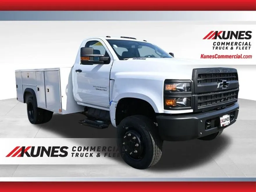 2024 Chevrolet Silverado 5500HD Work Truck photo 1