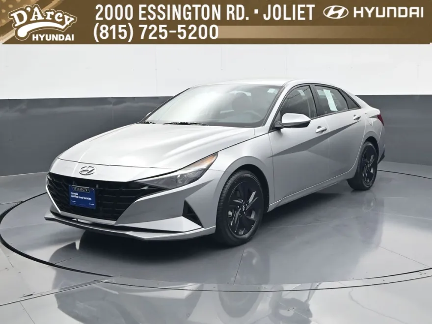 2023 Hyundai Elantra SEL photo 1