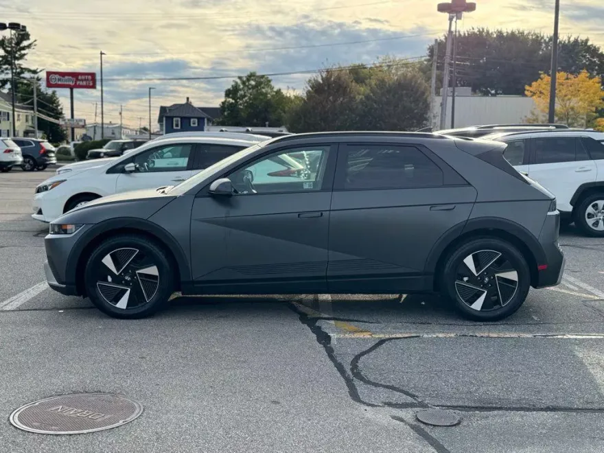 2025 Hyundai Ioniq 5 SEL photo 1