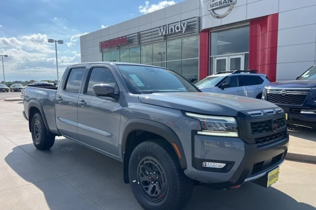 2025 Nissan Frontier PRO-4X photo 1