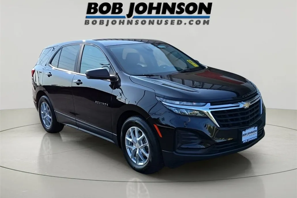2023 Chevrolet Equinox LS photo 1