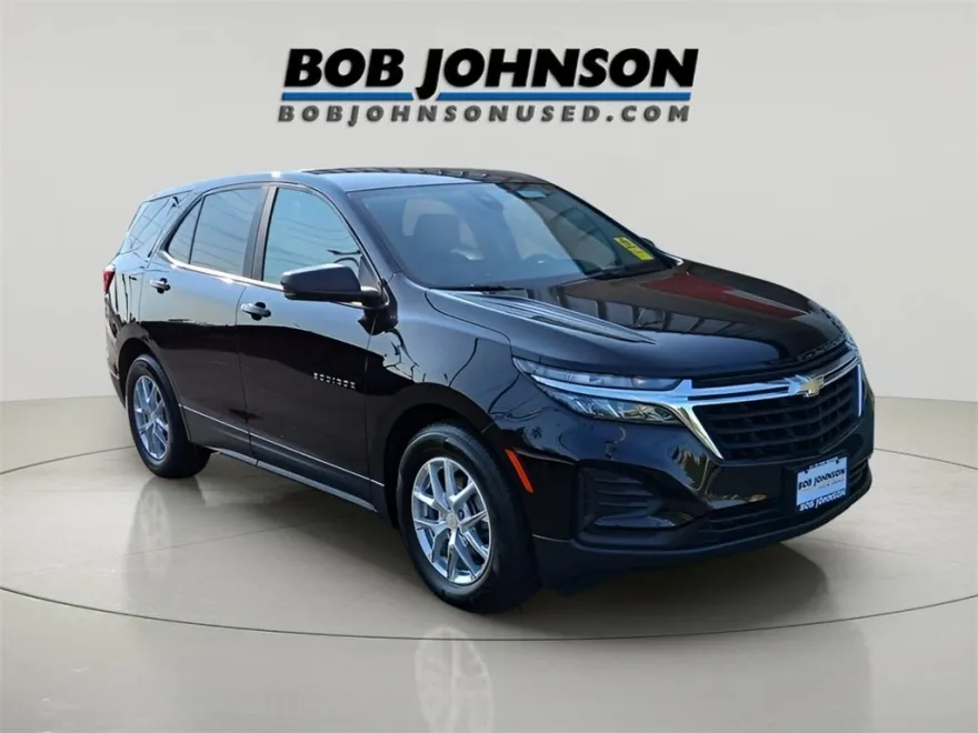 2023 Chevrolet Equinox LS photo 1