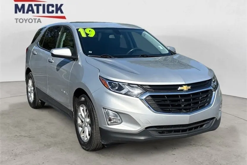2019 Chevrolet Equinox LT photo 1