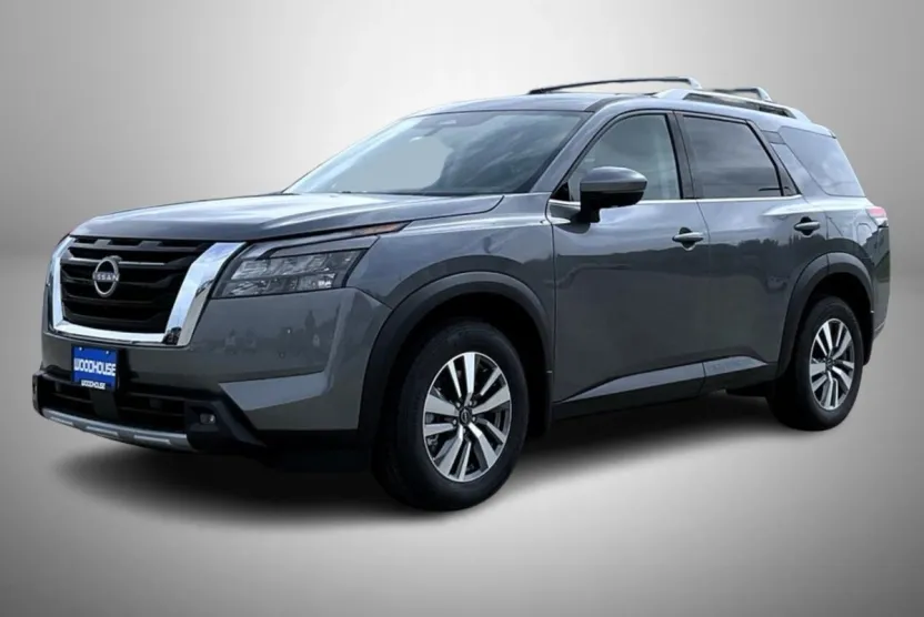 2025 Nissan Pathfinder SL photo 1
