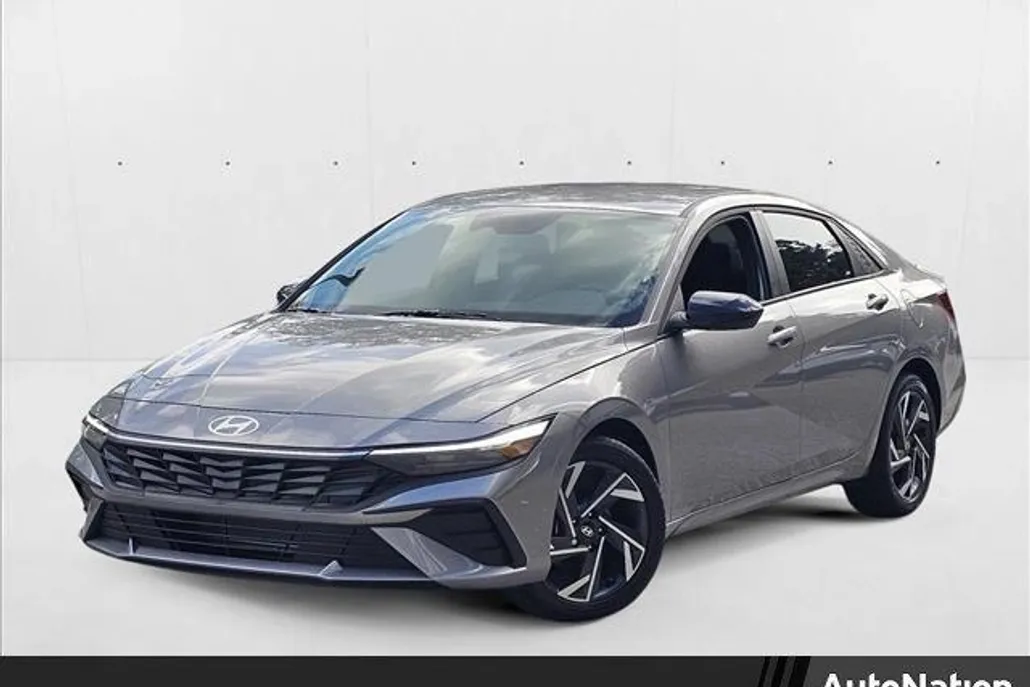 2025 Hyundai Elantra SEL Sport photo 1