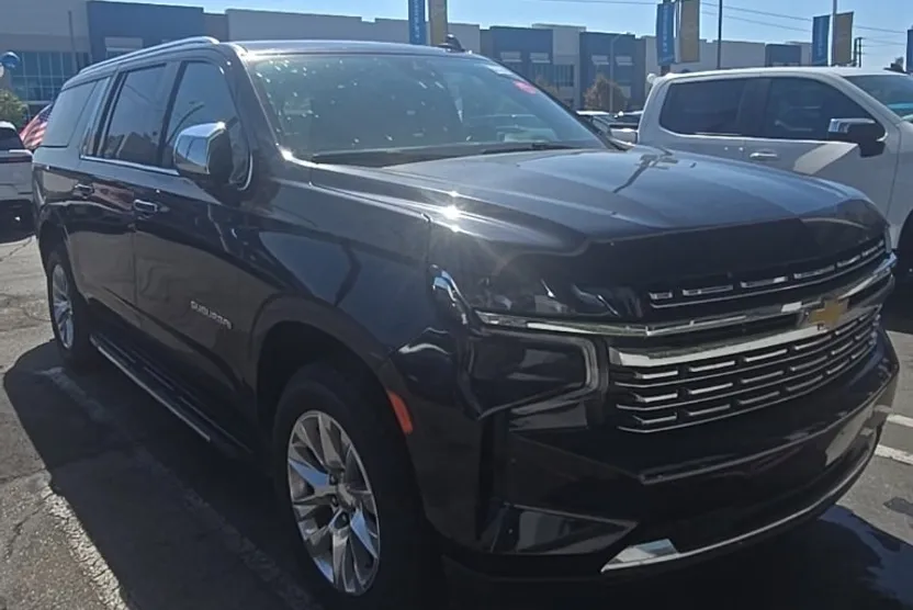 2023 Chevrolet Suburban Premier photo 1