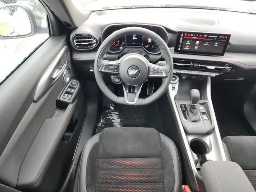 2024 Dodge Hornet R/T Plus photo 9