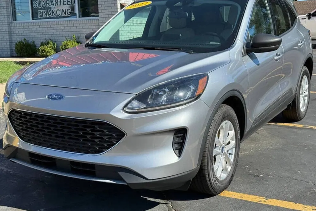 2022 Ford Escape SE photo 1