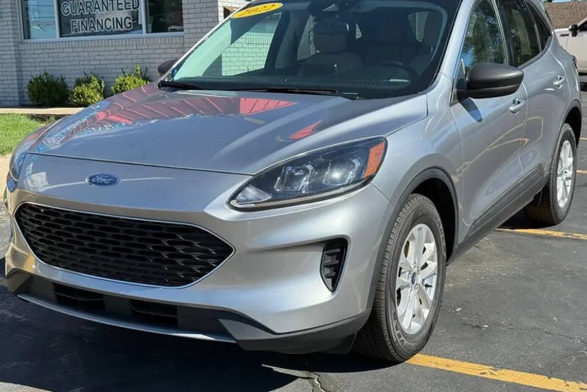 2022 Ford Escape SE photo 1