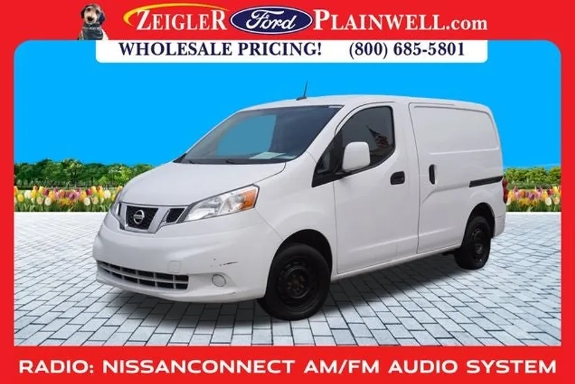 2020 Nissan NV200 SV photo 1