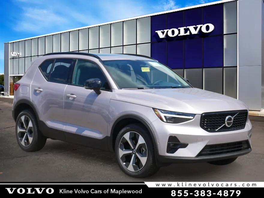 2026 Volvo XC40 Plus photo 1