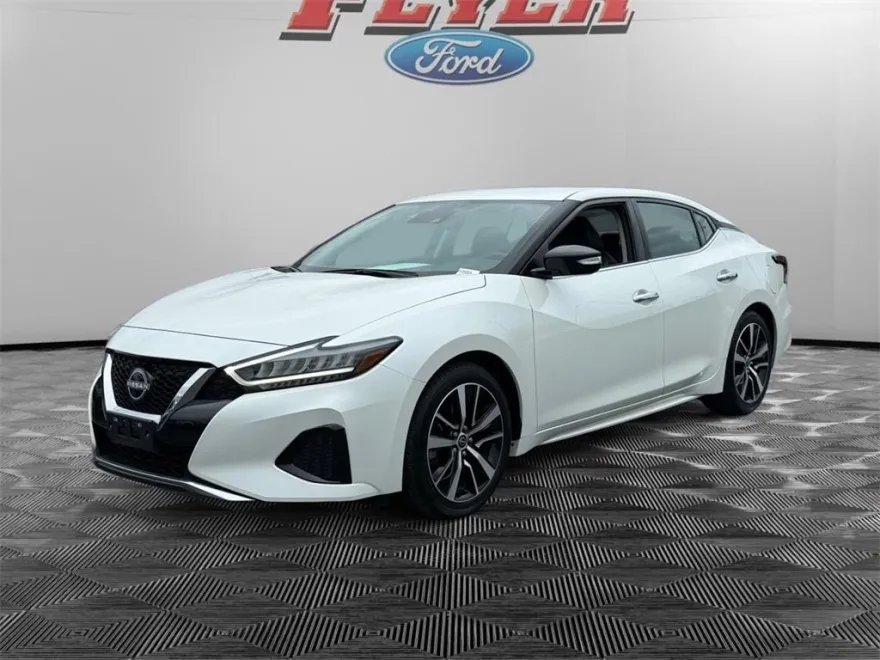 2023 Nissan Maxima SV photo 1
