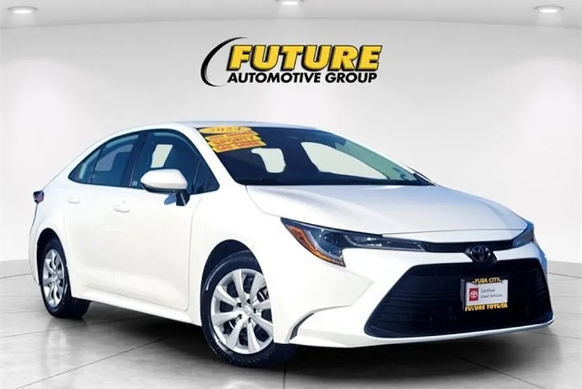 2024 Toyota Corolla LE photo 1