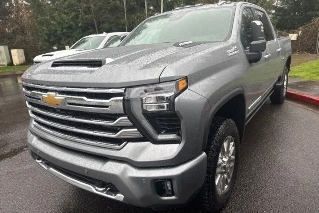 2025 Chevrolet Silverado 2500HD High Country photo 1