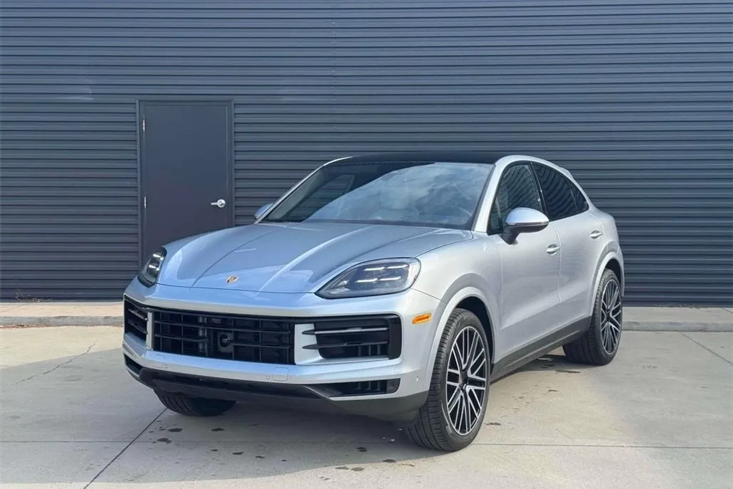 2025 Porsche Cayenne Coupe Base photo 1