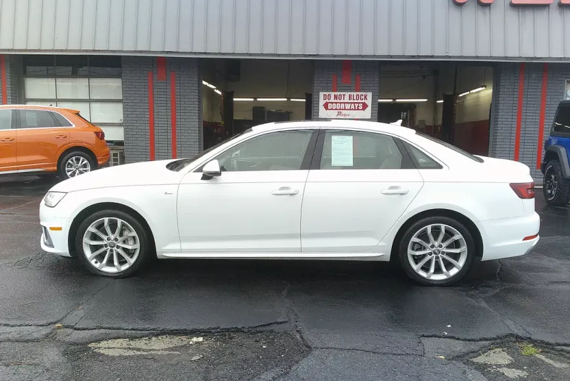 2019 Audi A4 Quattro Premium Plus photo 1