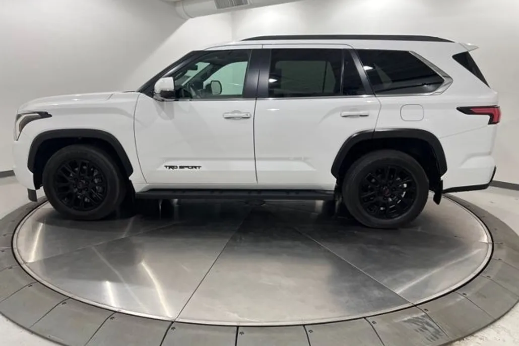 2025 Toyota Sequoia SR5 photo 1
