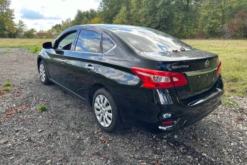 2019 Nissan Sentra S photo 1