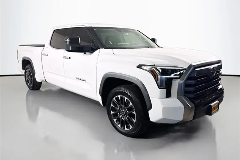 2023 Toyota Tundra Limited photo 1