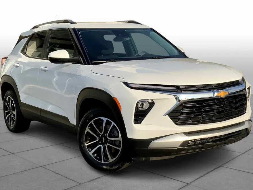 2025 Chevrolet Trailblazer LT photo 1