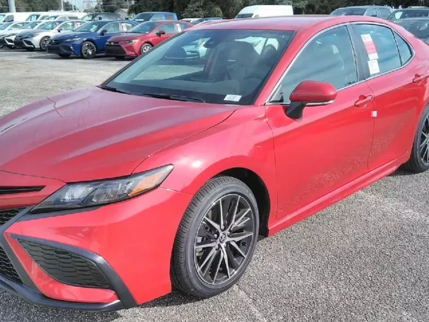 2024 Toyota Camry SE photo 1