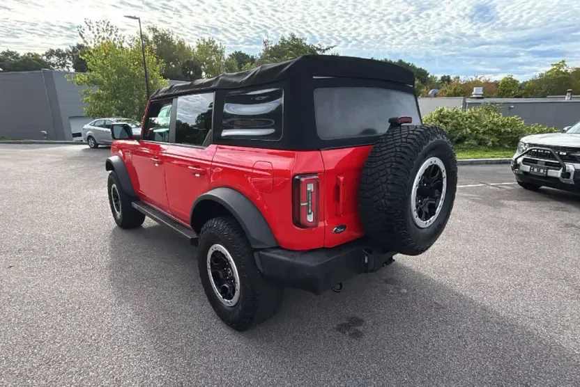 2021 Ford Bronco Outer Banks photo 1