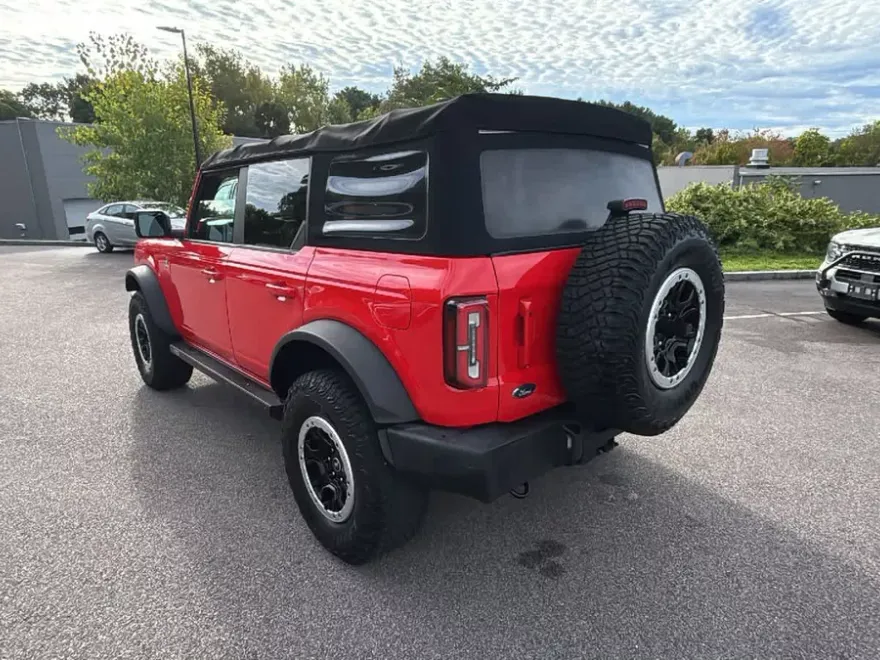 2021 Ford Bronco Outer Banks photo 1