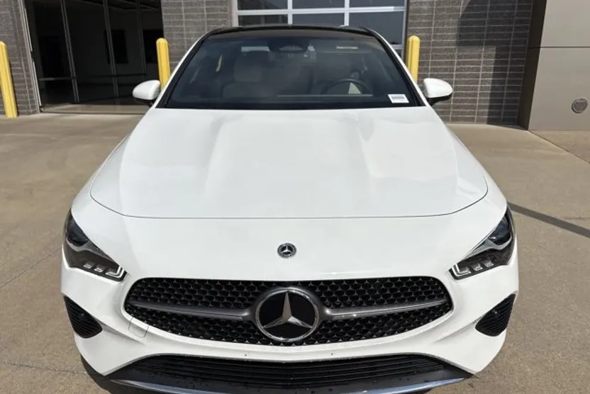 2025 Mercedes Benz CLA 250 4MATIC photo 1