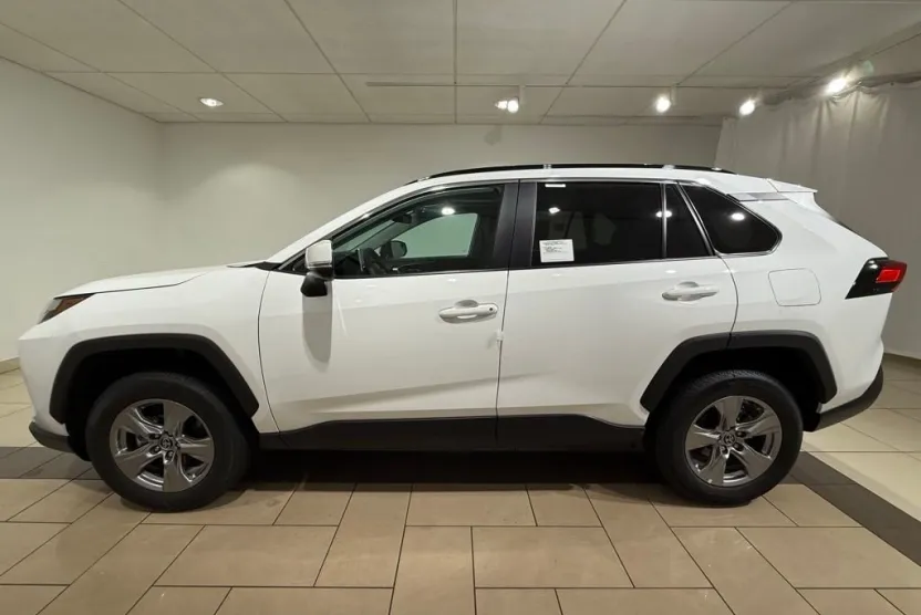 2025 Toyota RAV4 XLE photo 1