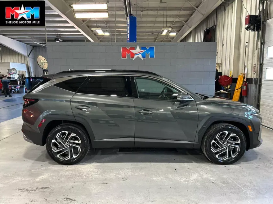 2025 Hyundai Tucson Hybrid Limited photo 1