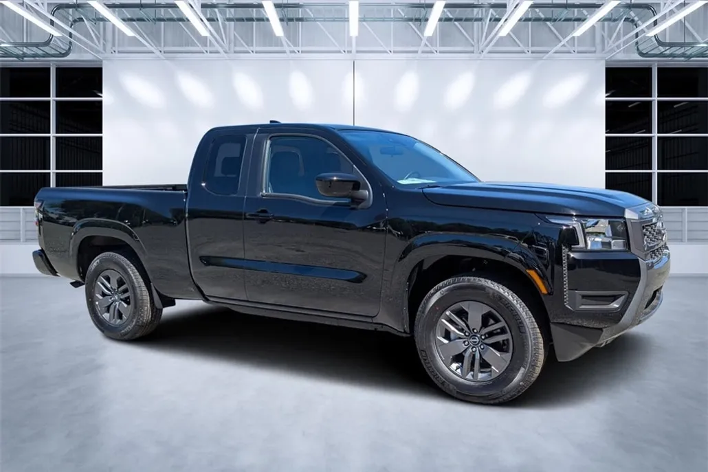 2025 Nissan Frontier SV photo 1