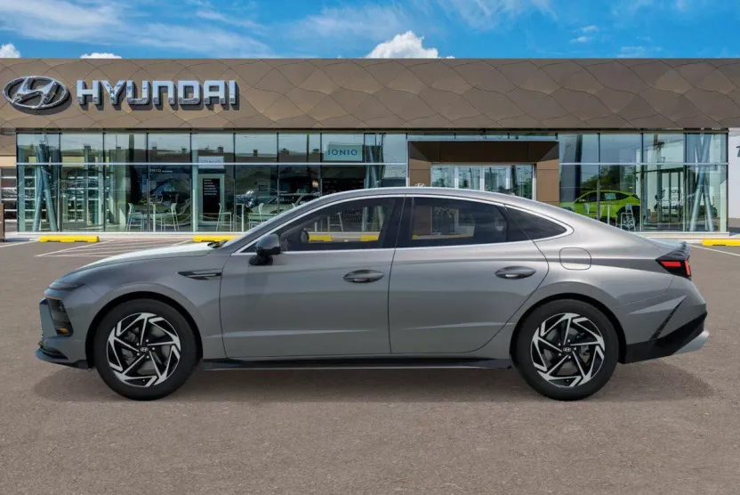 2026 Hyundai Sonata SEL Sport photo 1