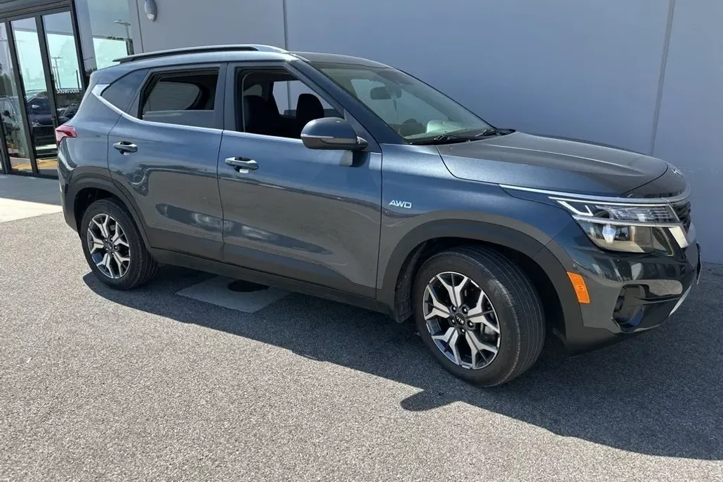 2021 Kia Seltos EX photo 1