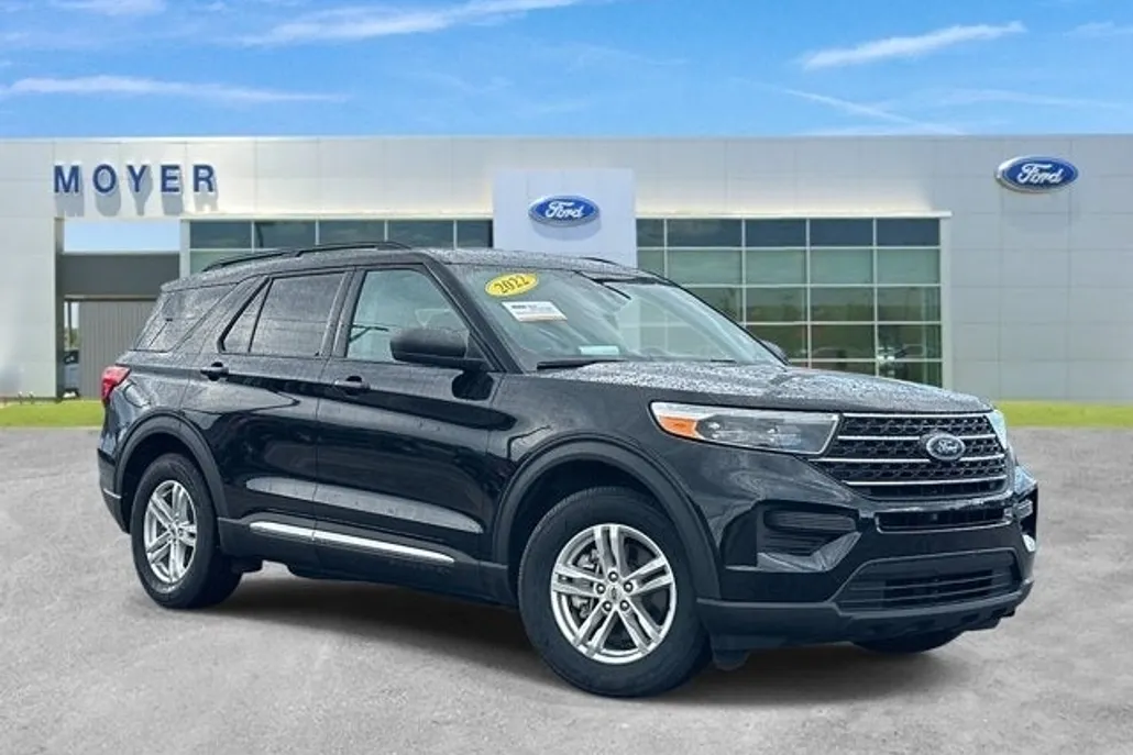 2022 Ford Explorer XLT photo 1
