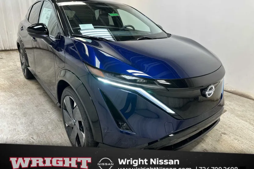 2025 Nissan ARIYA Platinum photo 1